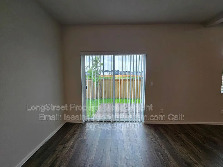 412 Lost Lake St NE — Photo 9