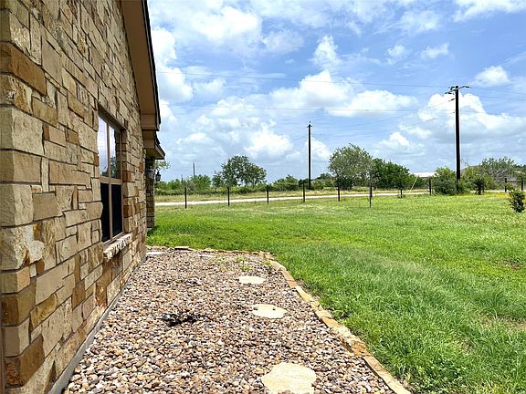 3rd image of 10391 Highway 359 APT B
