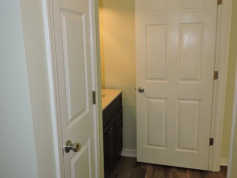 508 E Gonzalez St — Photo 15