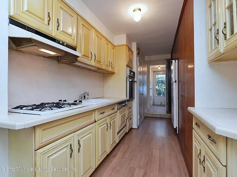 309 Bay 11 St #1 — Photo 3