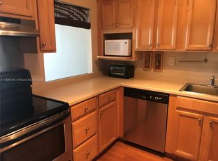 1000 Parkview Dr APT 627, Hallandale Beach, FL 33009