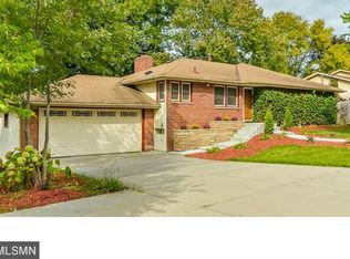 3026 Silver Lake Rd, Saint Anthony, MN 55418