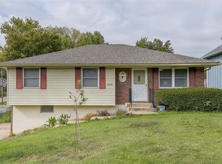 3728 NE Prather Rd, Kansas City, MO 64116
