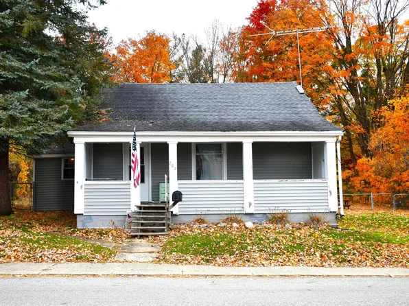 207 Jones St, Yale, MI 48097