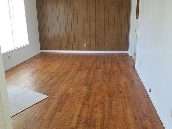 2nd image of 229 River Oaks St