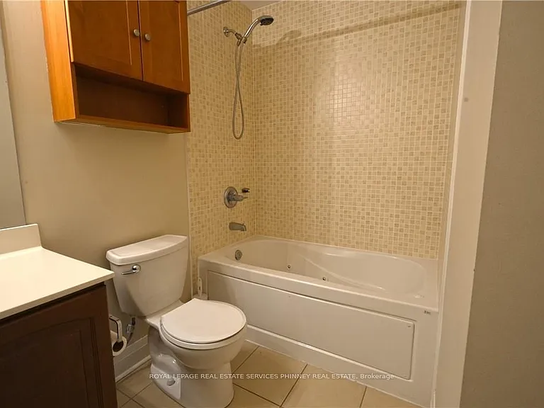 1 Hurontario St #806 — Photo 22