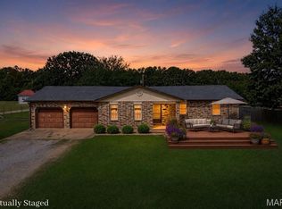 30301 Peach Blossom Ln, Lebanon, MO 65536