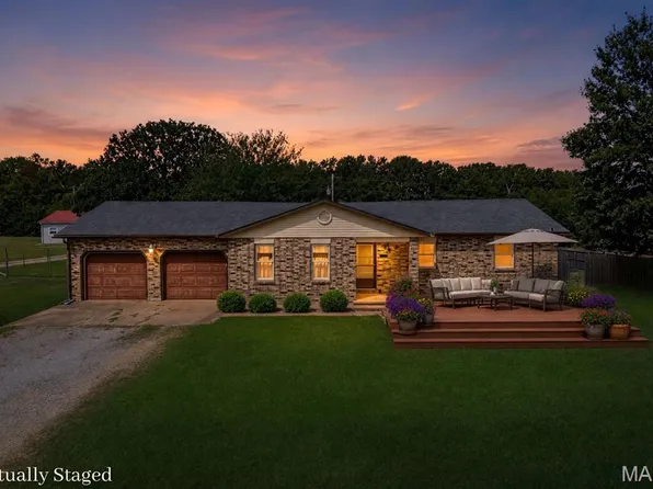 30301 Peach Blossom Ln, Lebanon, MO 65536