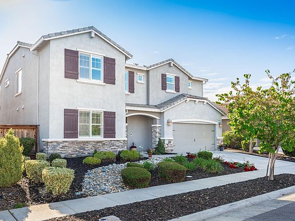 3rd image of 566 Verona Cir