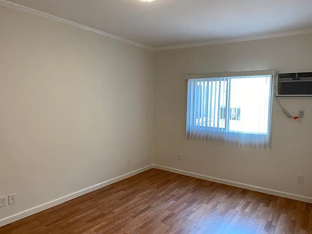 Studio, 400 sqft, $1,350 — Photo 4