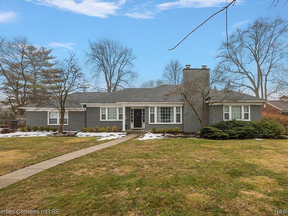 1st image of 18135 Dunblaine Ave
