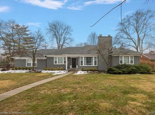18135 Dunblaine Ave, Beverly Hills, MI 48025