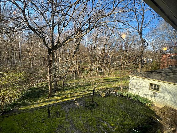 5th image of 3637 Ault Park Ave