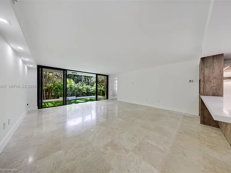 101 Ocean Lane Dr #1017 — Photo 3