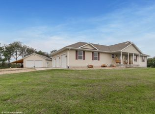 3702 Stone Rd, Central City, IA 52214