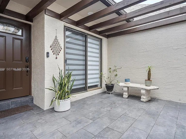 1581 NW 98th Way #1581 — Photo 8