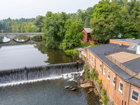 362 Granville Rd APT 105, Westfield, MA 01085