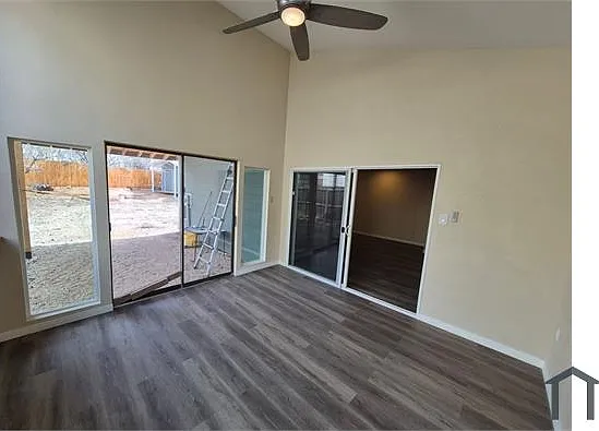 4018 Sunrise Cove Dr — Photo 25