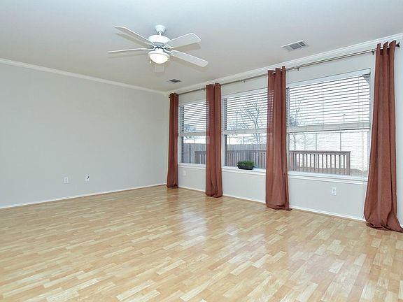 5th image of 3811 Top Rock Ln