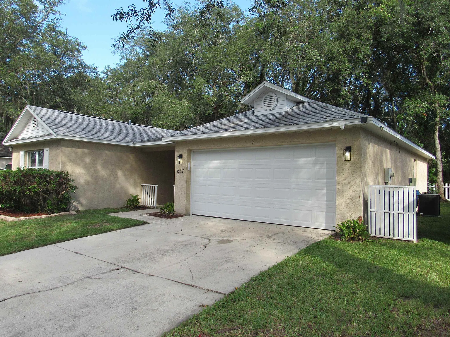 3 bed, 1400 sqft, $2,100 — Photo 2