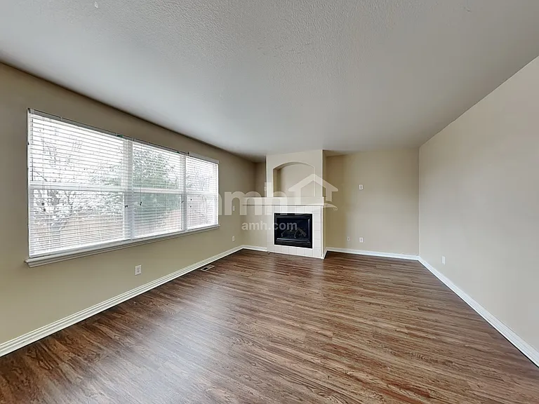 13009 Magnolia St — Photo 6