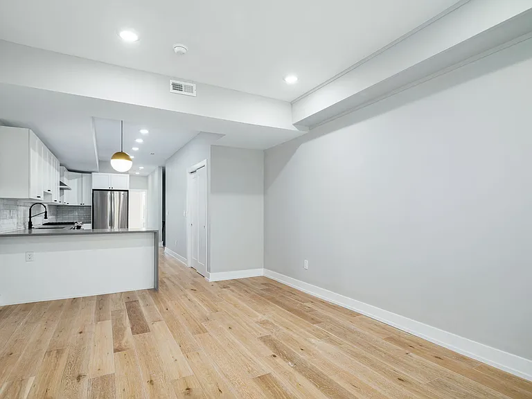 2709 W Jefferson St #B — Photo 5