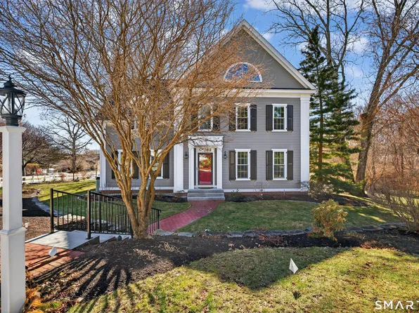 5 Riverhead Lane, East Lyme, CT 06333