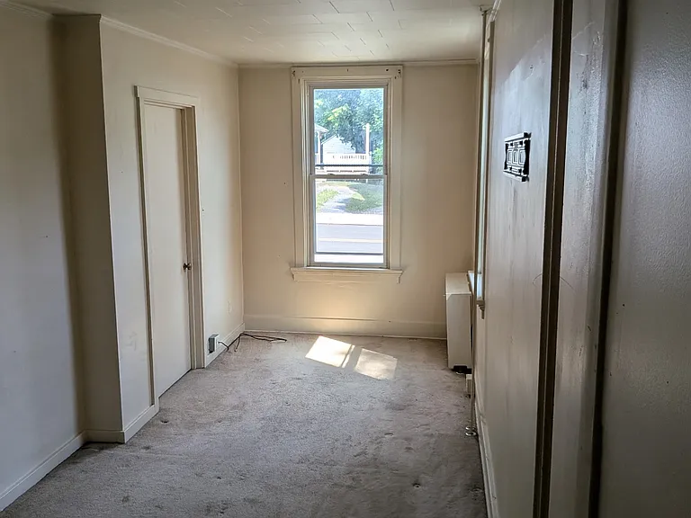 327 E Derry Rd #1 — Photo 1