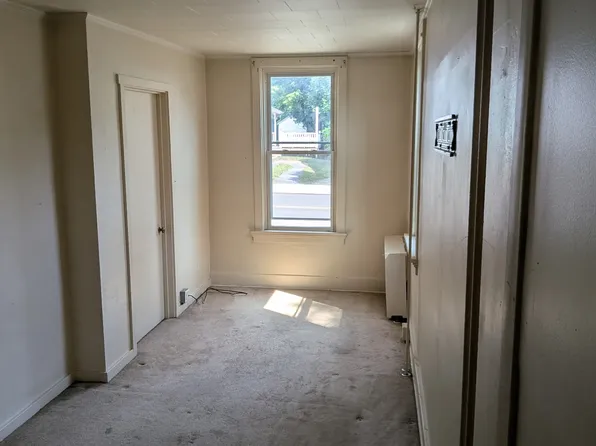 327 E Derry Rd APT 1, Hershey, PA 17033