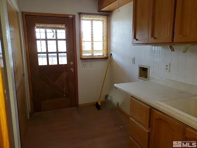 690 J St — Photo 7