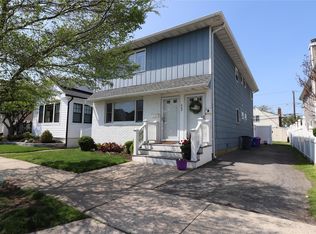 449 E Market St, Long Beach, NY 11561