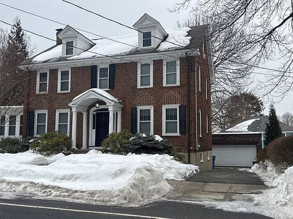 2nd image of 324 Payson Rd