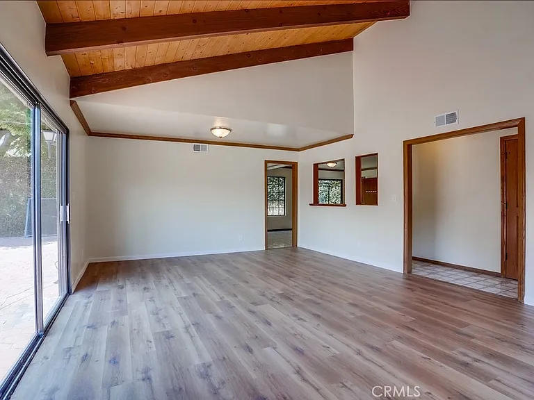 1307 Mackay Ln — Photo 16