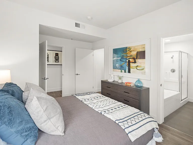 Living at Santa Monica — Photo 63