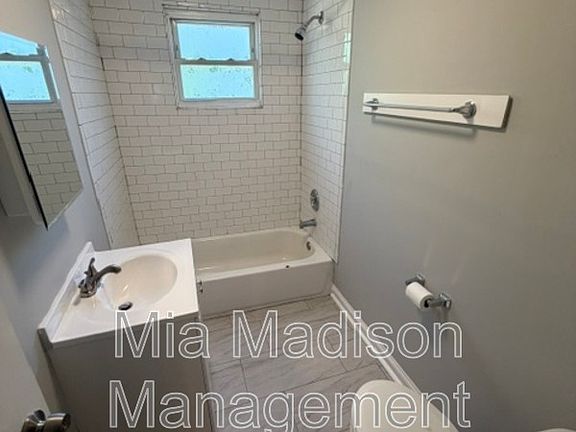 5th image of 1511 Richards St