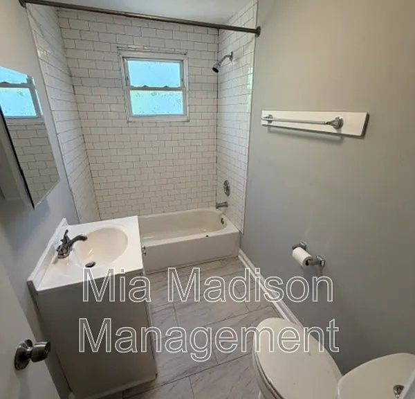 1511 Richards St — Photo 5