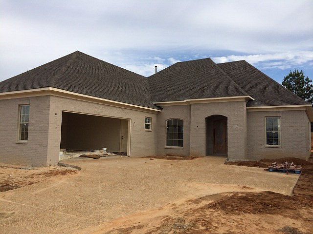 1st image of 104 Rosemont Loop