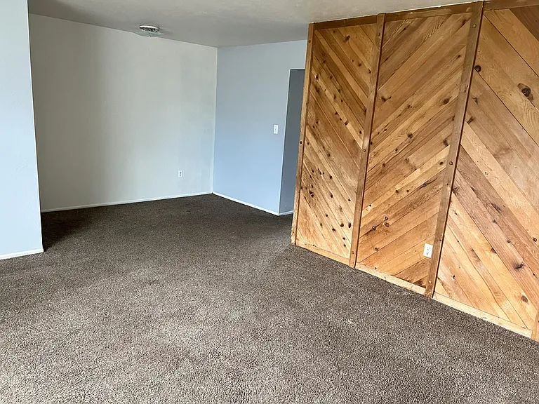 2525 S Sheridan Blvd — Photo 4