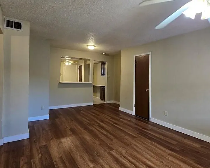 3126 Edenborn Ave — Photo 3