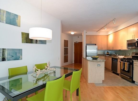 5th image of 600 N Kingsbury St APT 1006