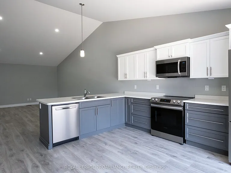 22 Stirling Cres — Photo 13