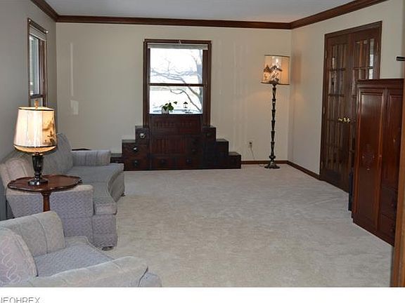 3rd image of 2428 Olde Farm Ln