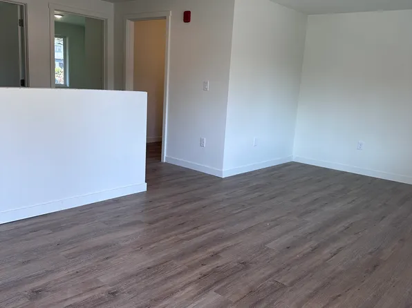 115 S James St #15, Silverton, OR 97381