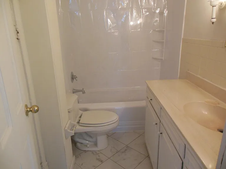 6135 Winthrop Ave — Photo 6