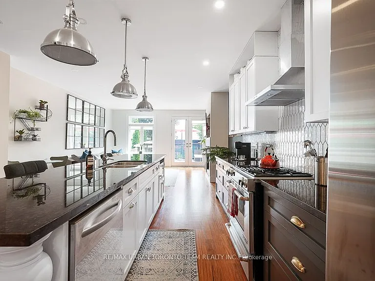 21A Grove Ave — Photo 5