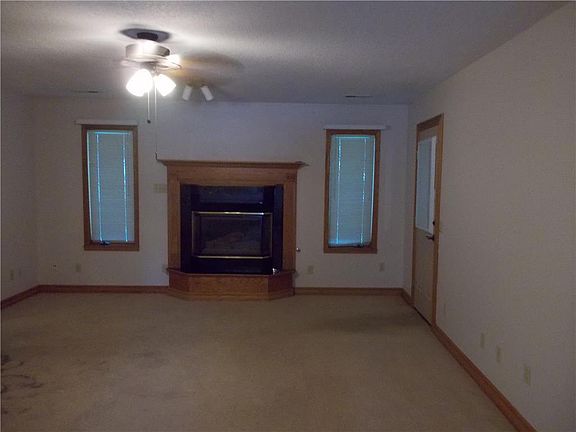 5th image of 912 Hereford Dr