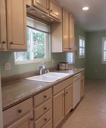 3rd image of 840 E Highland Ave
