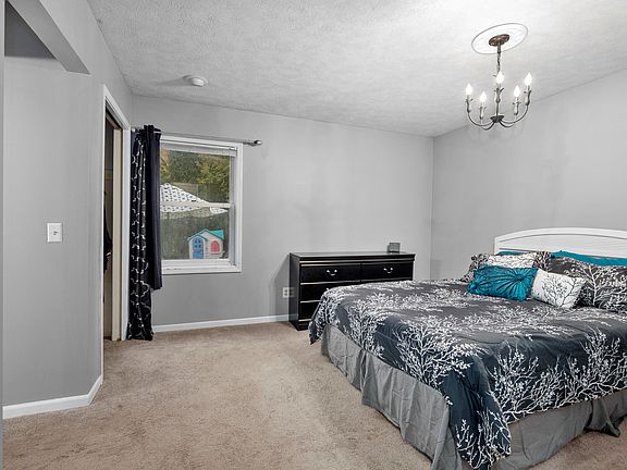 4th image of 4016 Bell Ave NE