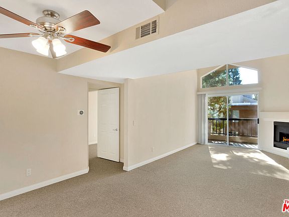 3rd image of 21450 Burbank Blvd APT 302