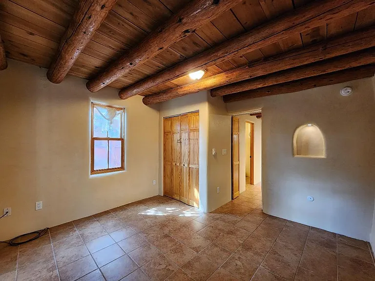 235 Irvine St — Photo 9